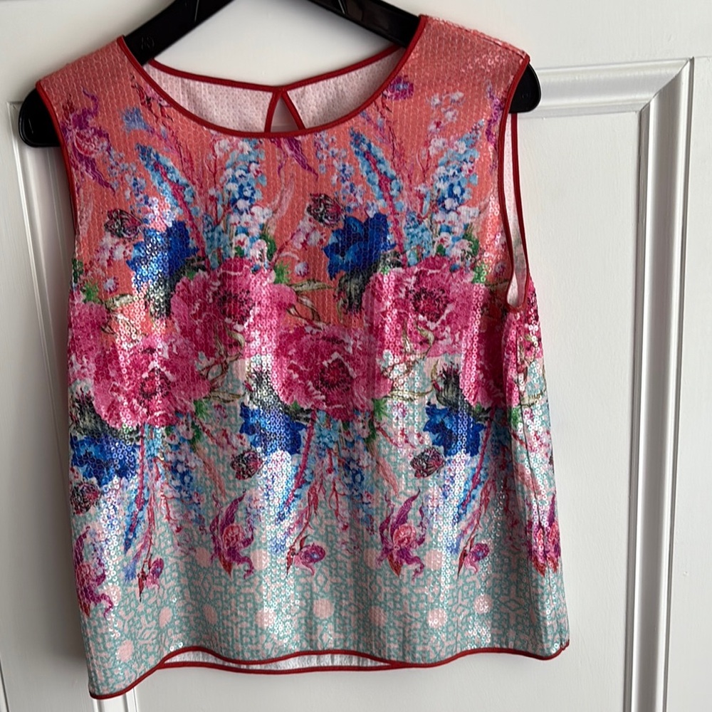 ☀️Floral Sleeveless Top - Pink and Blue sequins